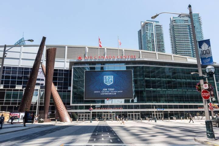 Front Street Suites Toronto Exterior photo