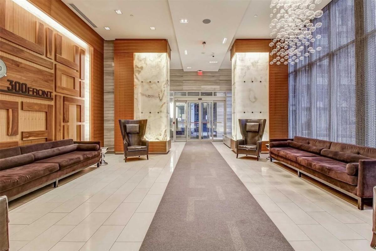 Front Street Suites Toronto Exterior photo