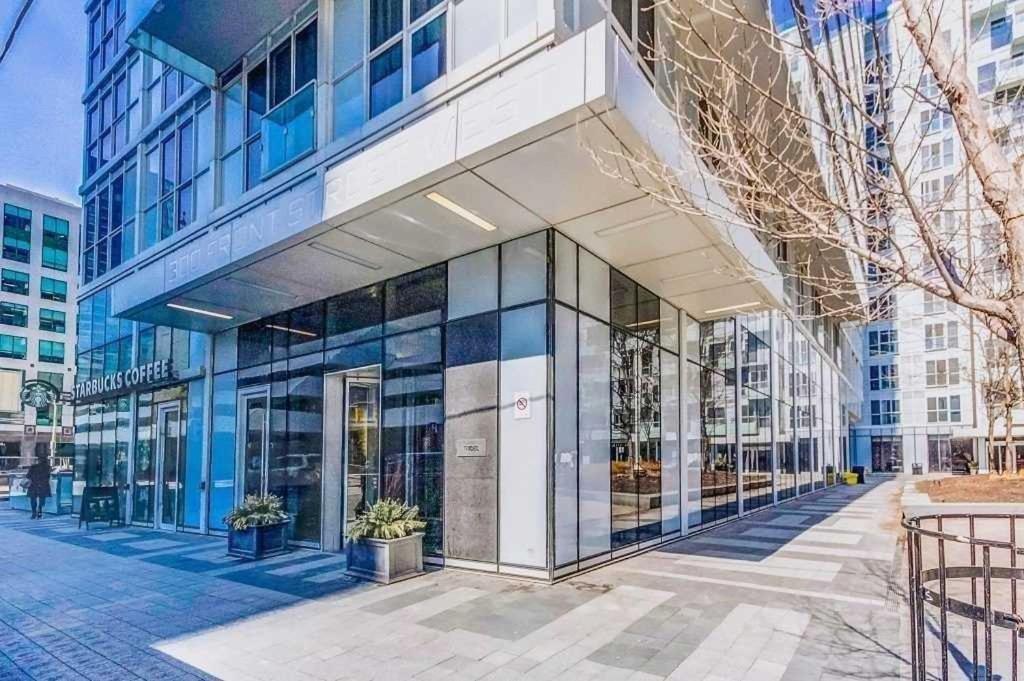 Front Street Suites Toronto Exterior photo